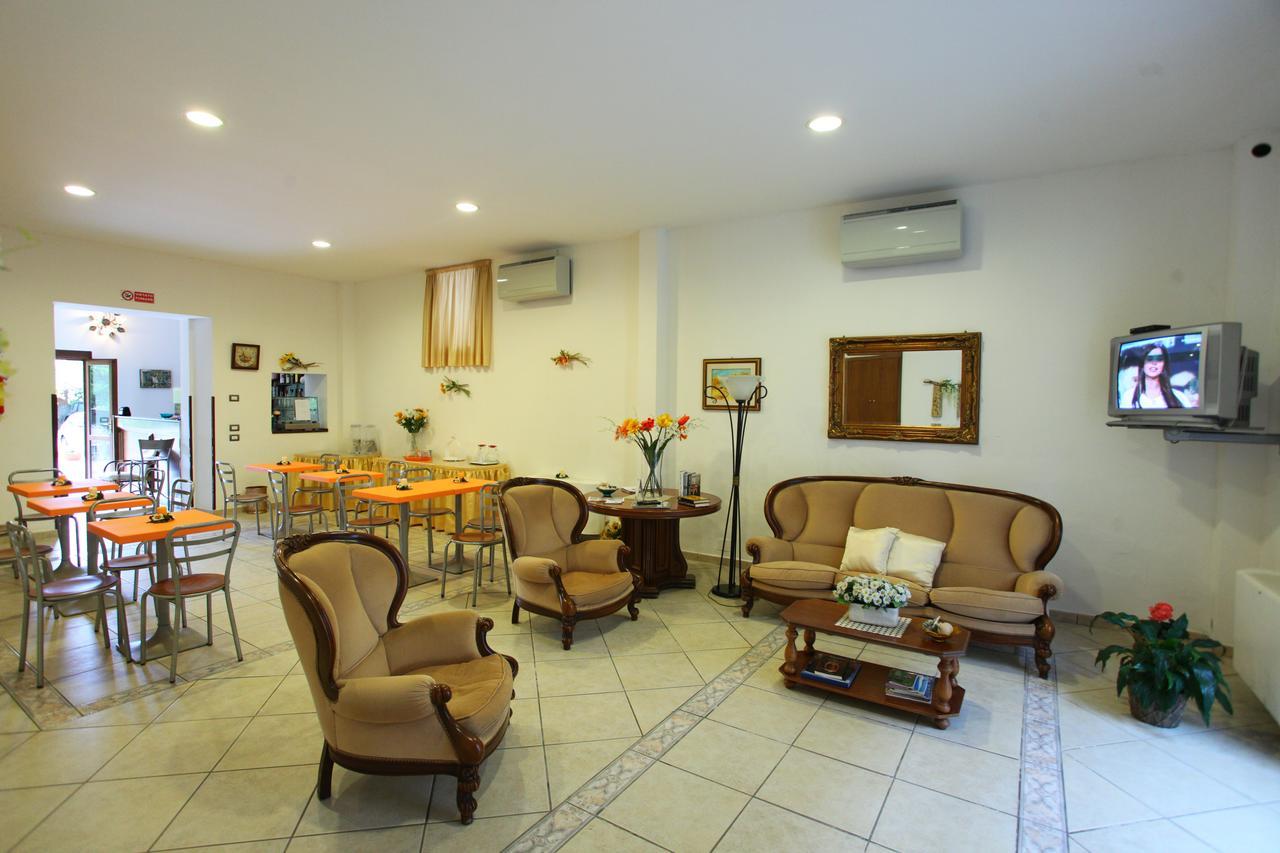 Hotel Savoia ซาปรี ภายนอก รูปภาพ
